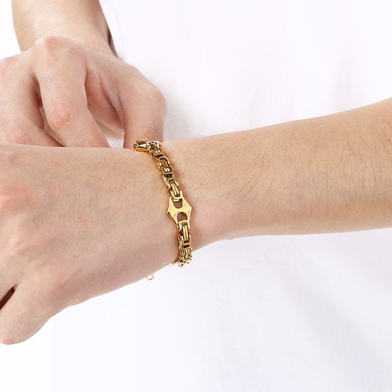 Lip Chain – Byzantine Emperor Chain Layered Pig Nose Titanium Steel Bracelet