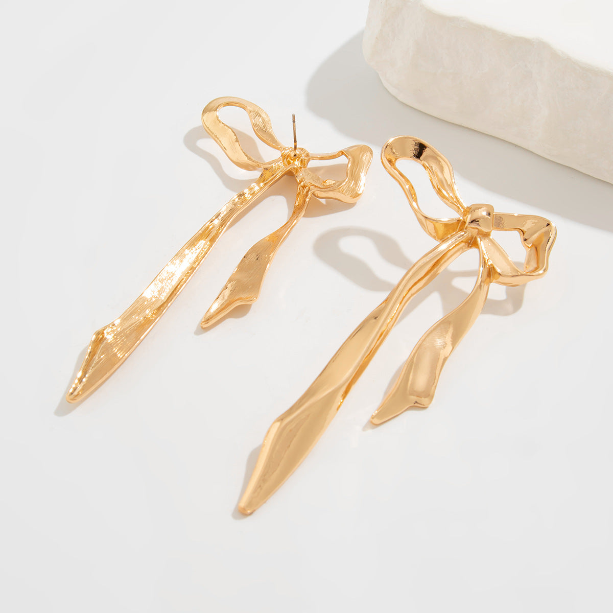 Planderful Vienna Verve Earrings – Sweet and Stylish Irregular Flower Design