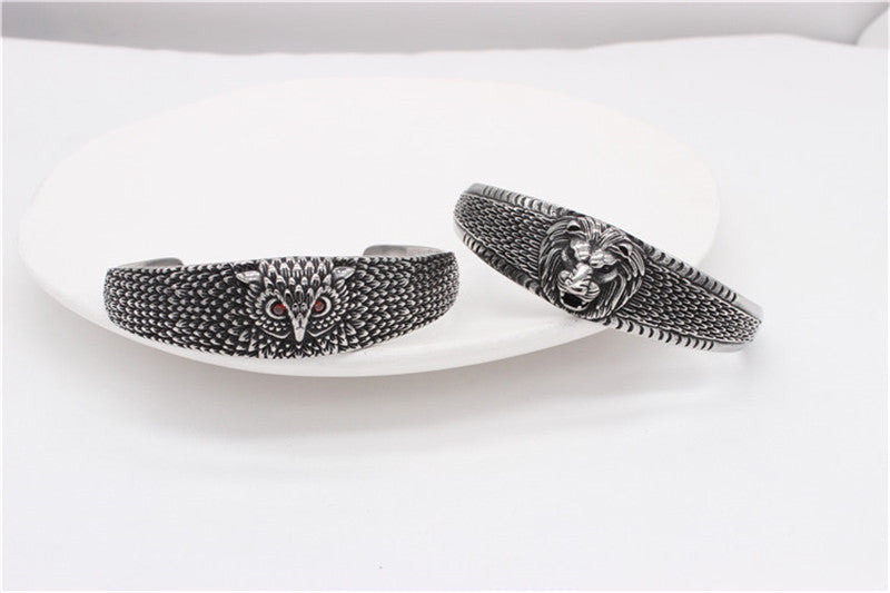 Planderful Titanium Steel Unisex Bracelet With Lion Head Owl Motif For Men And Women Premium Retro Statement Jewelry