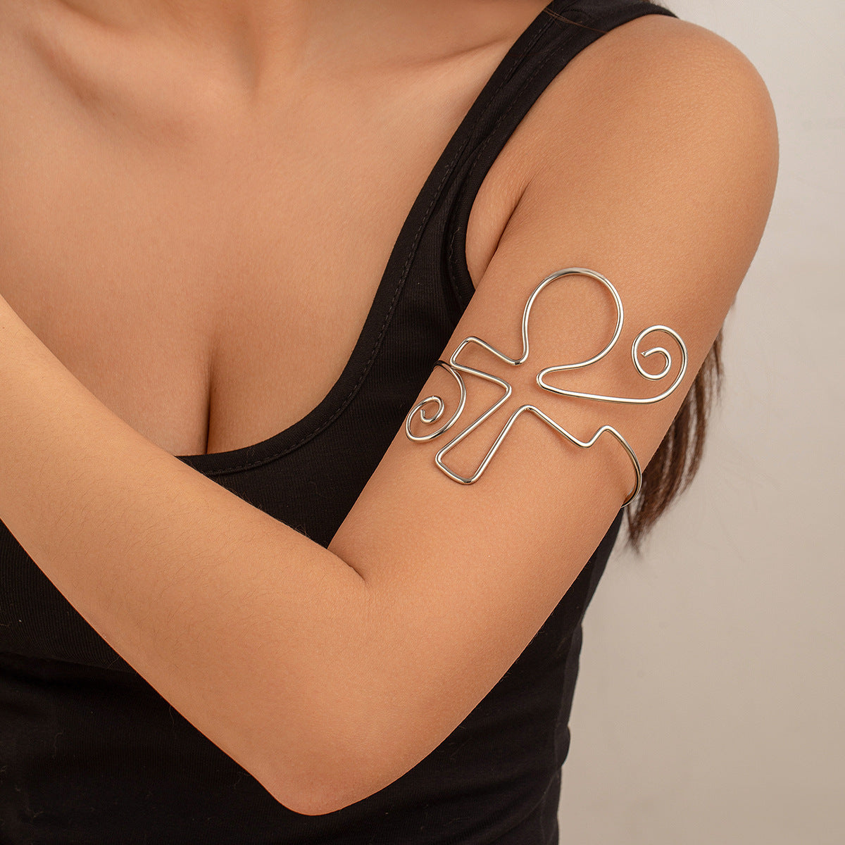 Planderful Vienna Verve Flower Twist Arm Bracelet Irregular Winding Metal Statement Jewelry For Fashion Lovers