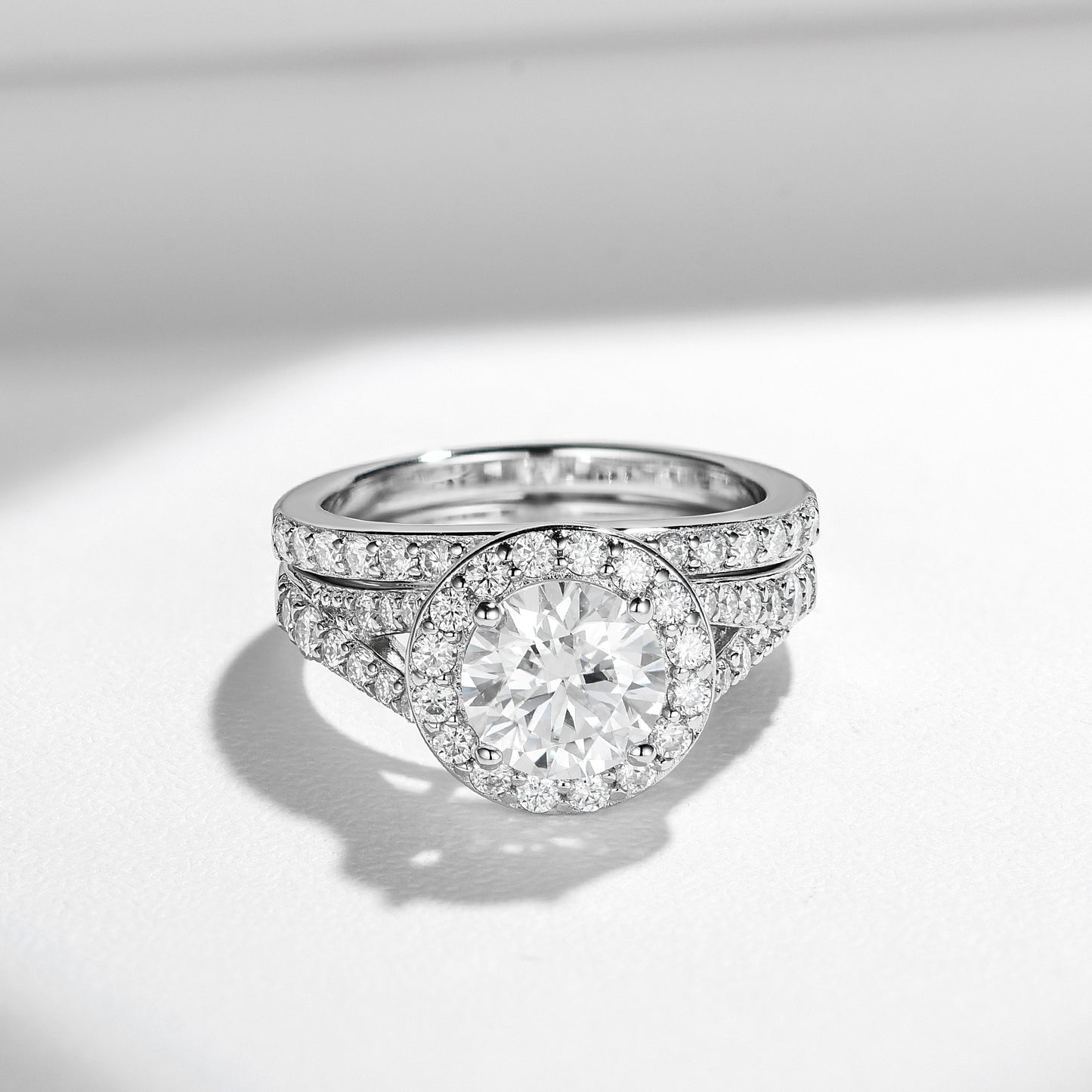 Classic Twisted Wall Round Bag Moissanite Stacked Ring