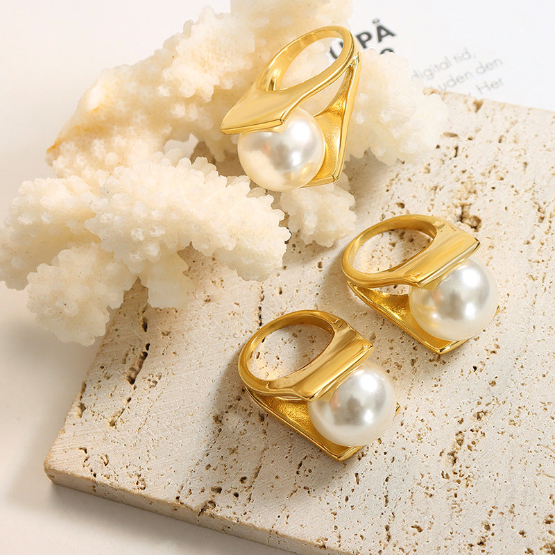 Exaggerated Personality 18k Gold Plated Ring with Y-Shaped Imitation Pearl