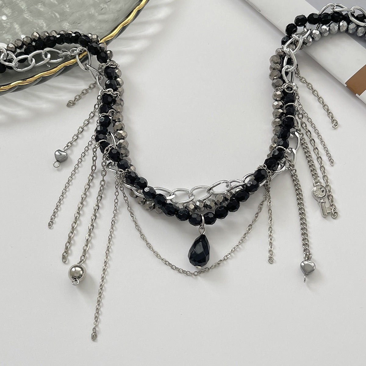 Planderful Vienna Verve Necklace – Elegant Imitation Pearl Design