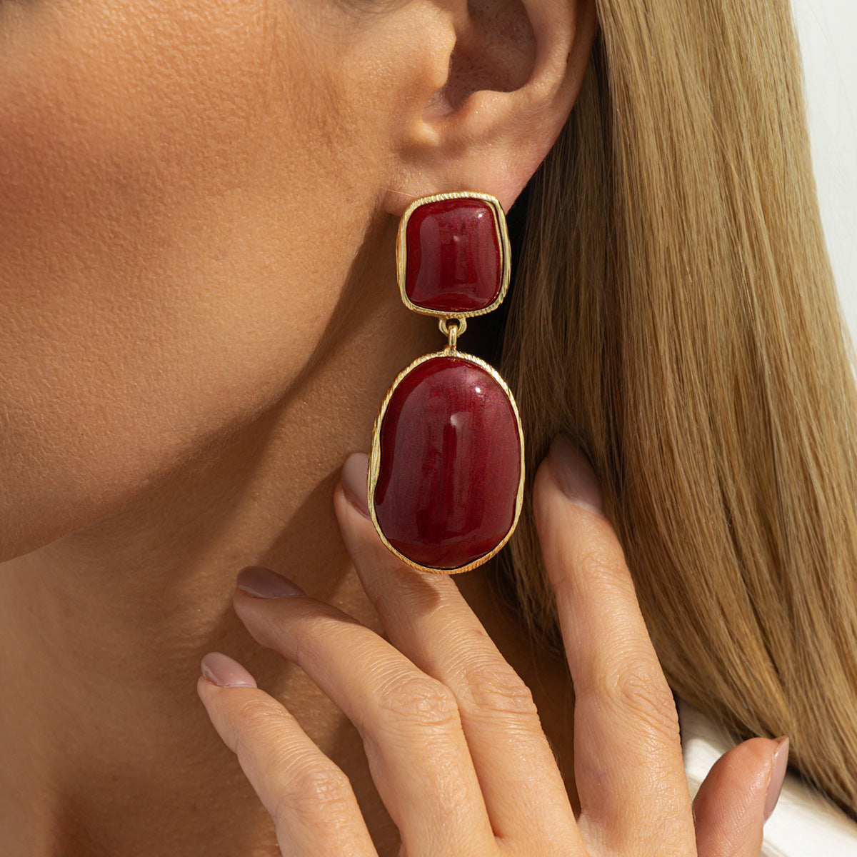 Planderful Vienna Verve Red Resin Gem Oval Stud Earrings For Women Geometric Retro Statement Jewelry