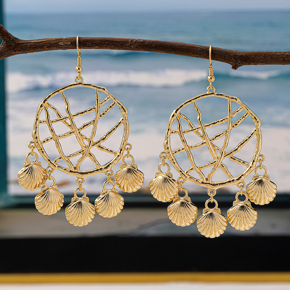 Planderful Vienna Verve Earrings – Retro Exaggerated Ocean Wind Design