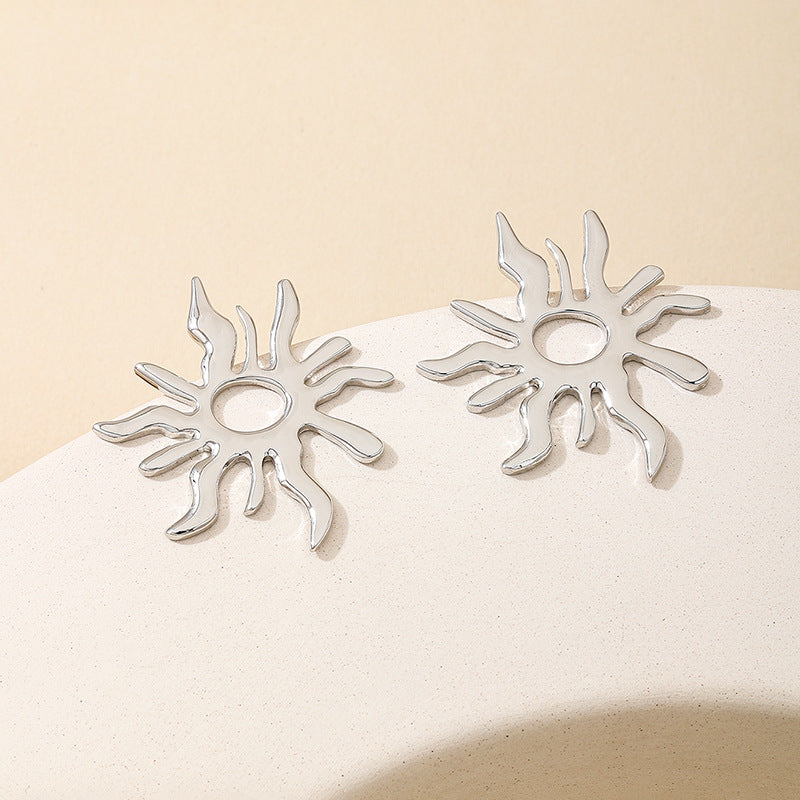 Planderful Vienna Verve Earrings – Elegant French Retro Metal Design