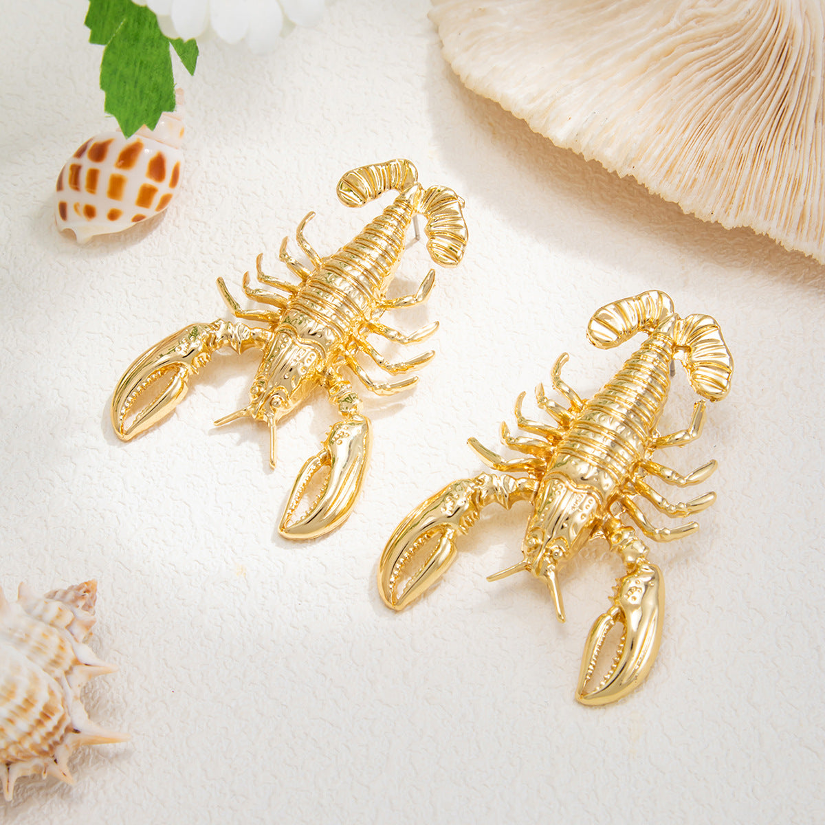 Planderful Lobster Pendant Stud Earrings For Women 3D Ocean Style Design Vienna Verve Collection