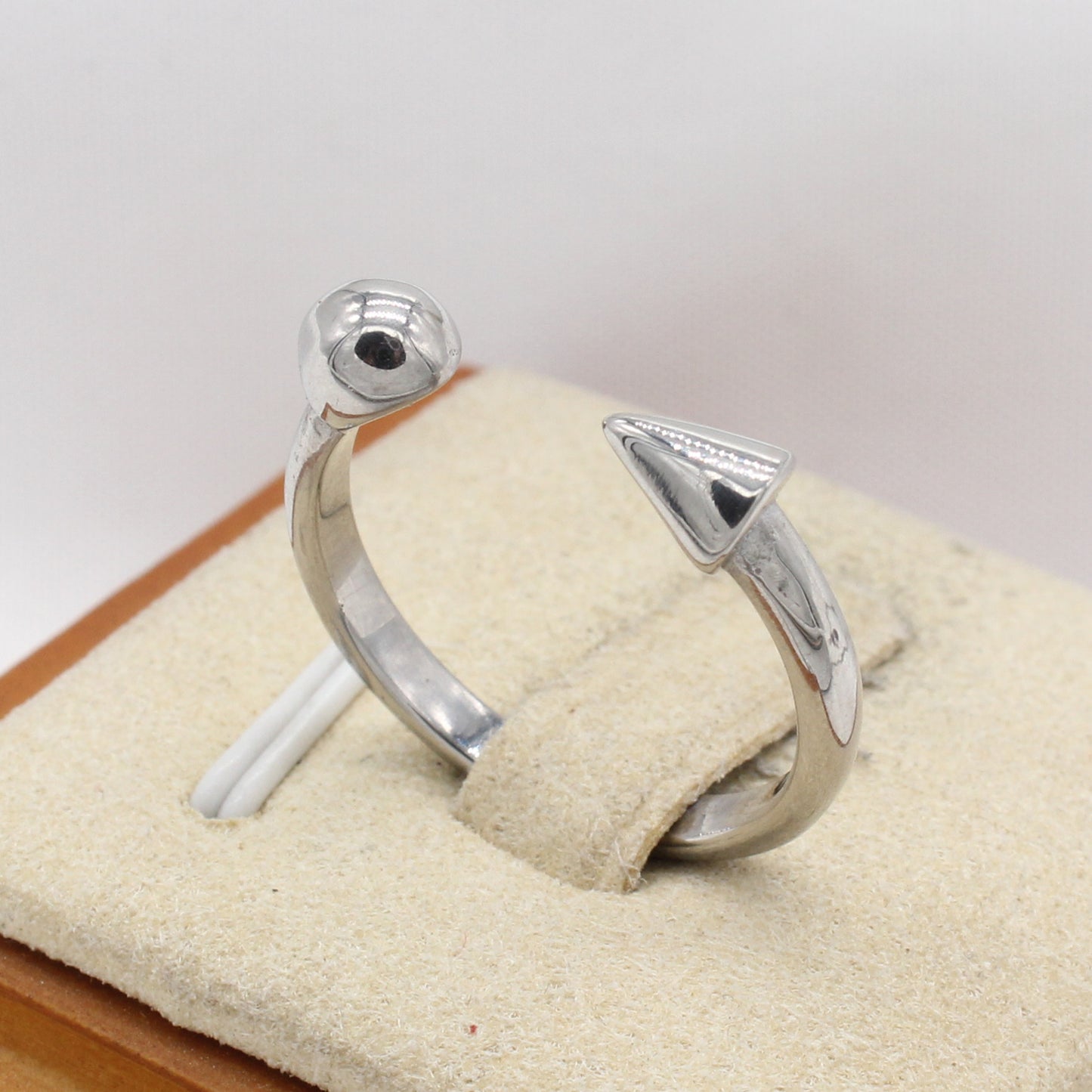 Planderful Everyday Genie Titanium Steel Ring – European and American Style Simple INS Wind Opening Design