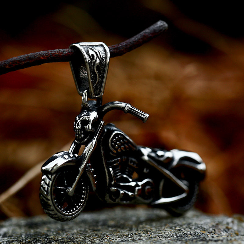 Locomotive – Stainless Steel Skull Motorcycle Pendant – Men's Titanium Steel Pendant Necklace