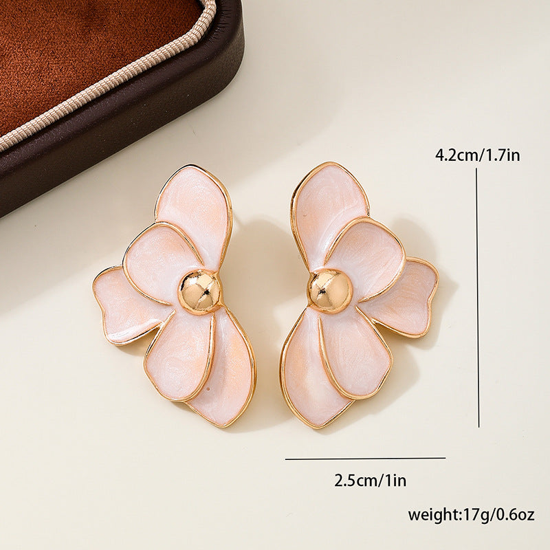 Planderful Vienna Verve Earrings – Fashionable Summer Trends with Half-Sided Flowers
