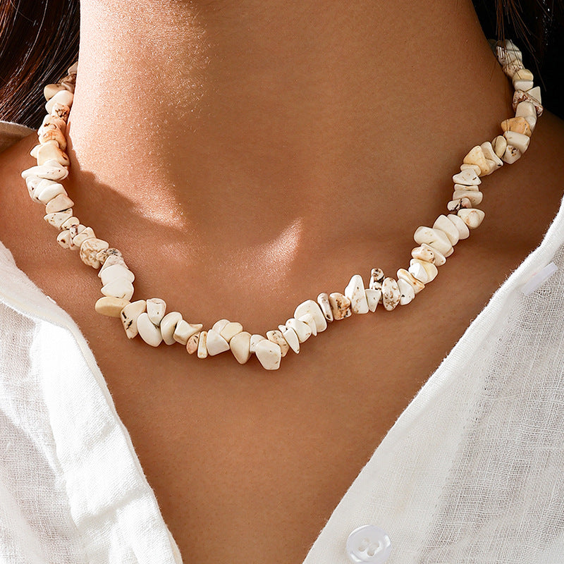 Planderful Vienna Verve Necklace – Fashionable Multicolored Glass Stone Design