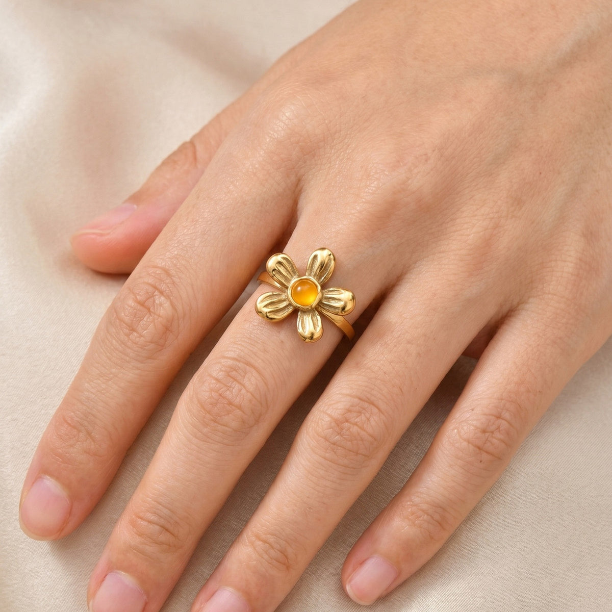 Hot Selling Premium French Stainless Steel Natural Topaz Flower Ring