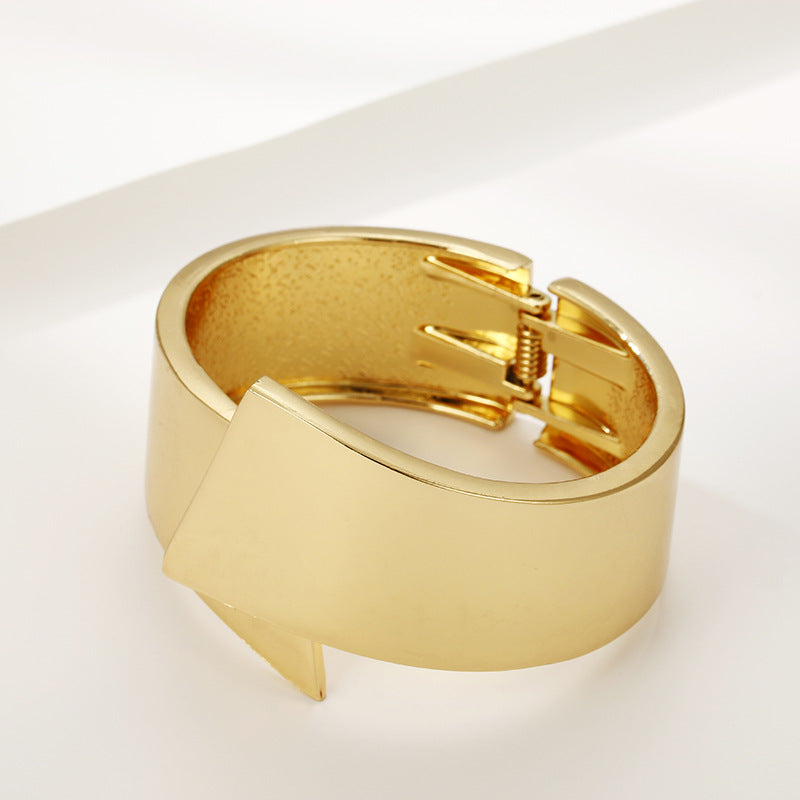 Elegant Gold Rose Gold Bracelet from the Vienna Verve Collection