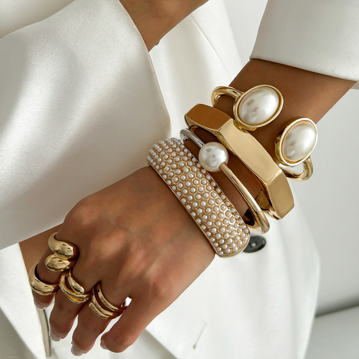 Planderful Vienna Verve Bracelet – Elegant Imitation Pearl Design