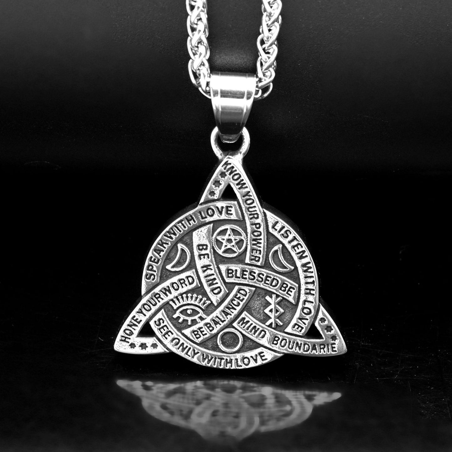 Steel Necklace – Vintage Nordic Celtic Knot