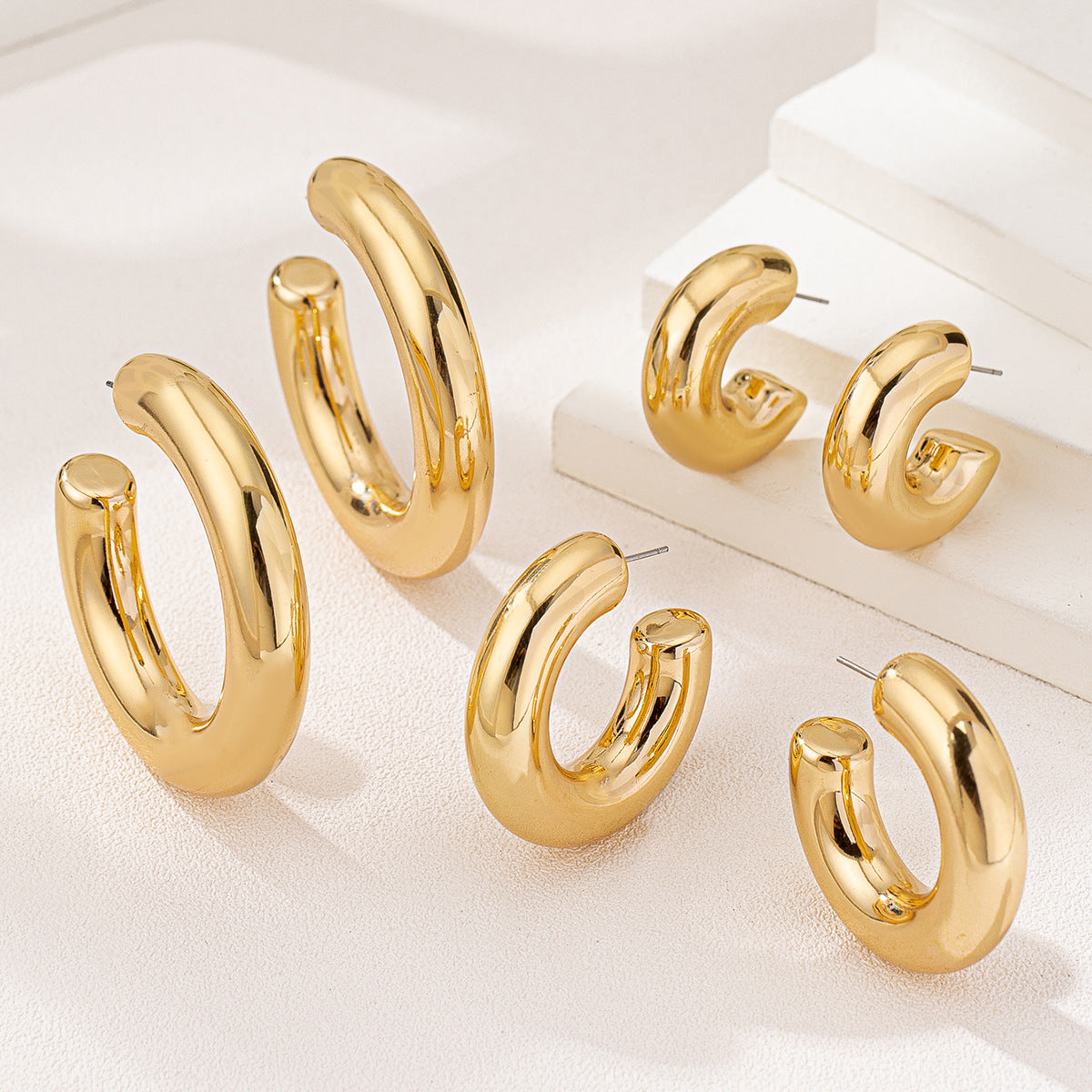 Planderful Vienna Verve Earrings Set – Stylish Retro C-Shaped Design