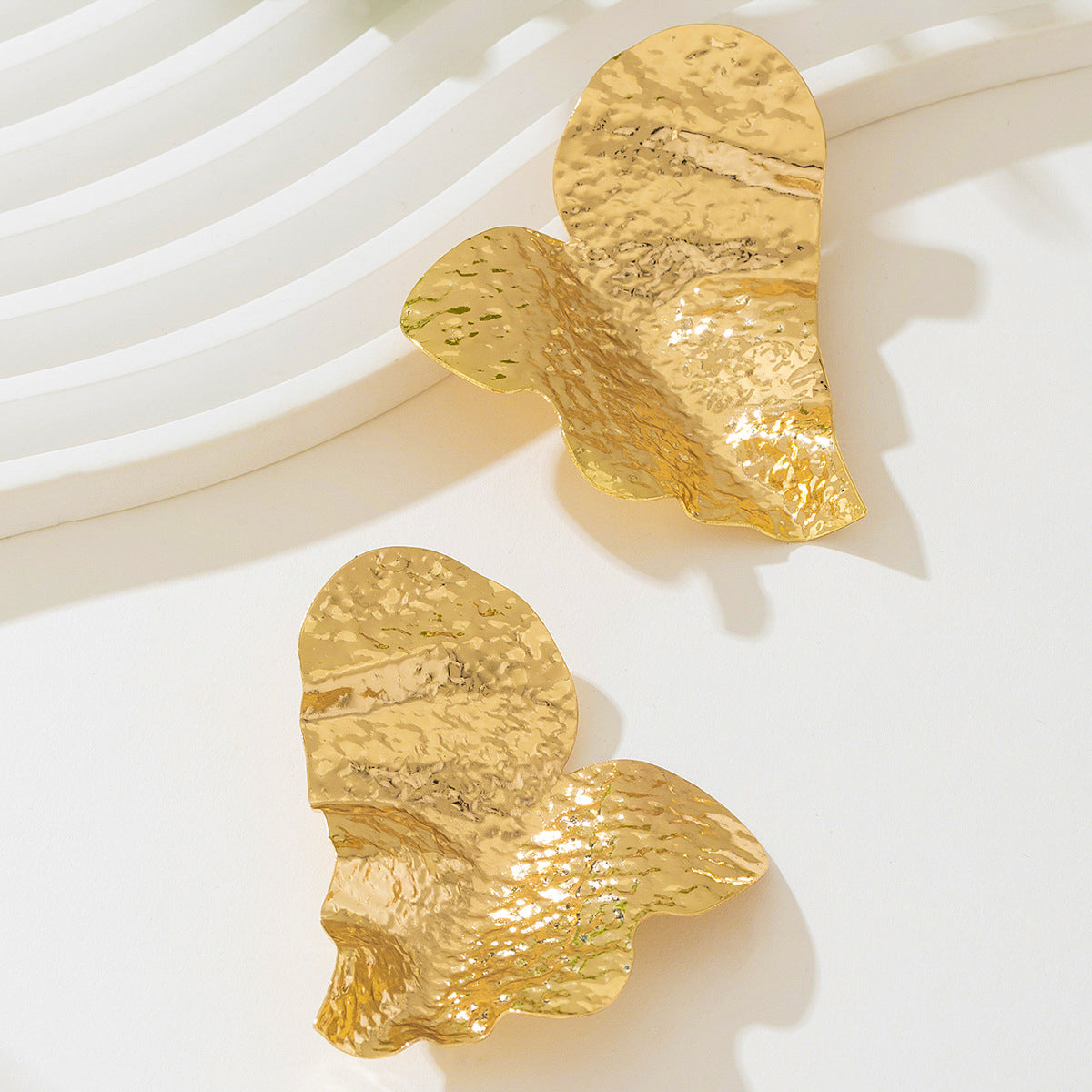 Planderful Vienna Verve Earrings – Fashionable Retro Love Design