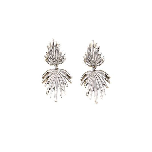 Exaggerated Fan-Shaped Tassel Earrings with Retro Maple Leaf Design