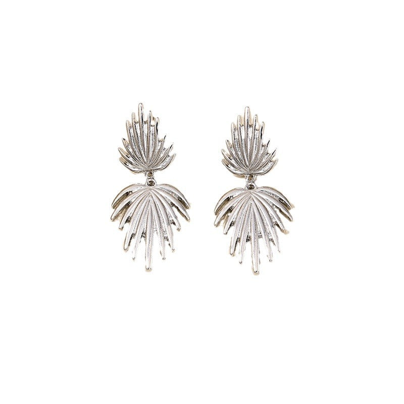 Exaggerated Fan-Shaped Tassel Earrings with Retro Maple Leaf Design