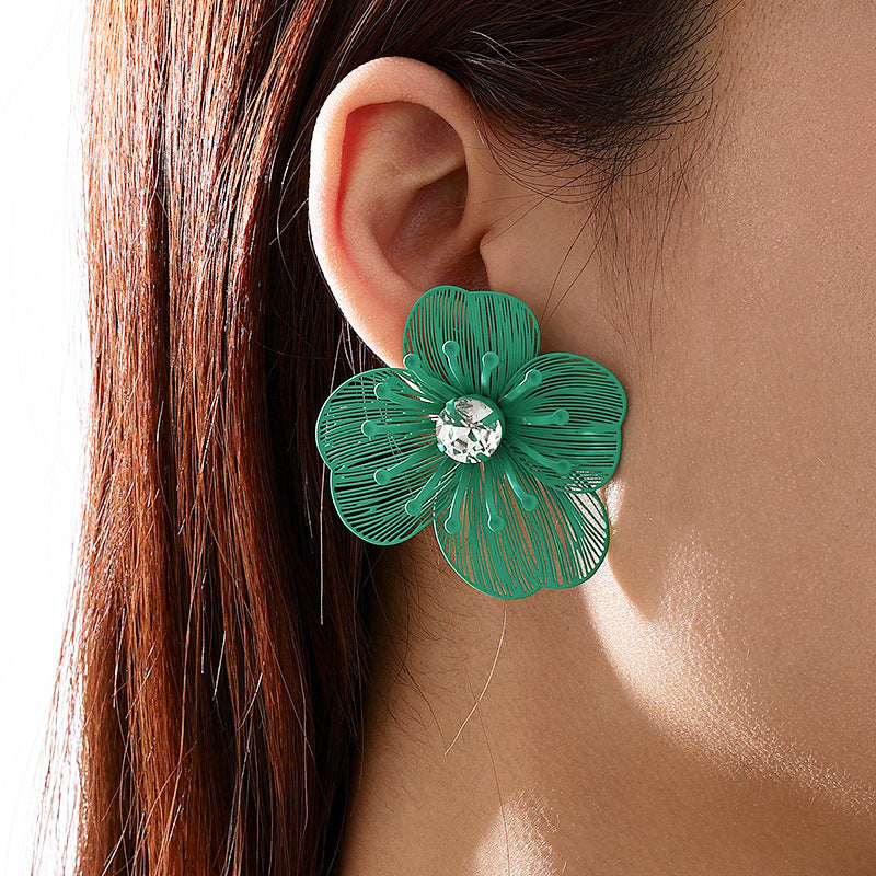 Planderful Vienna Verve Earrings – Fashionable Colored Flake Hollow Design