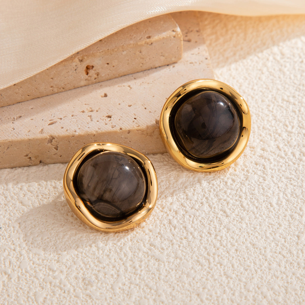 Planderful Elegant Versatile Stainless Steel Stud Earrings With Gold Edge And Wavy Round Look For Everyday Women