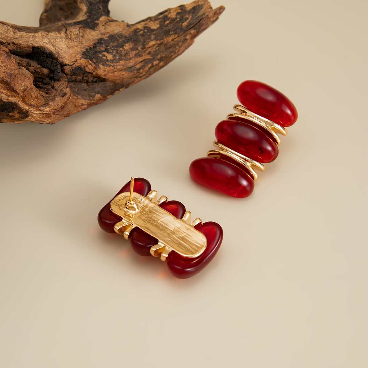 Planderful Red Resin Gem Stud Earrings For Women Vienna Verve Retro Geometric Statement Jewelry