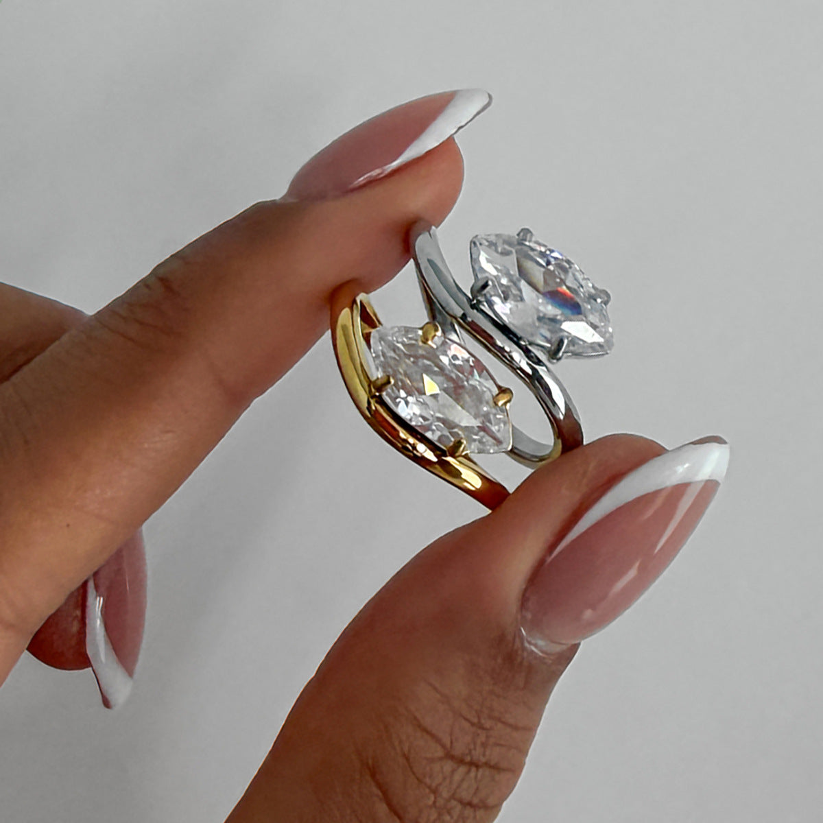 Planderful Vienna Verve Stainless Steel Zircon Horse Eye Ring For Modern Commuters