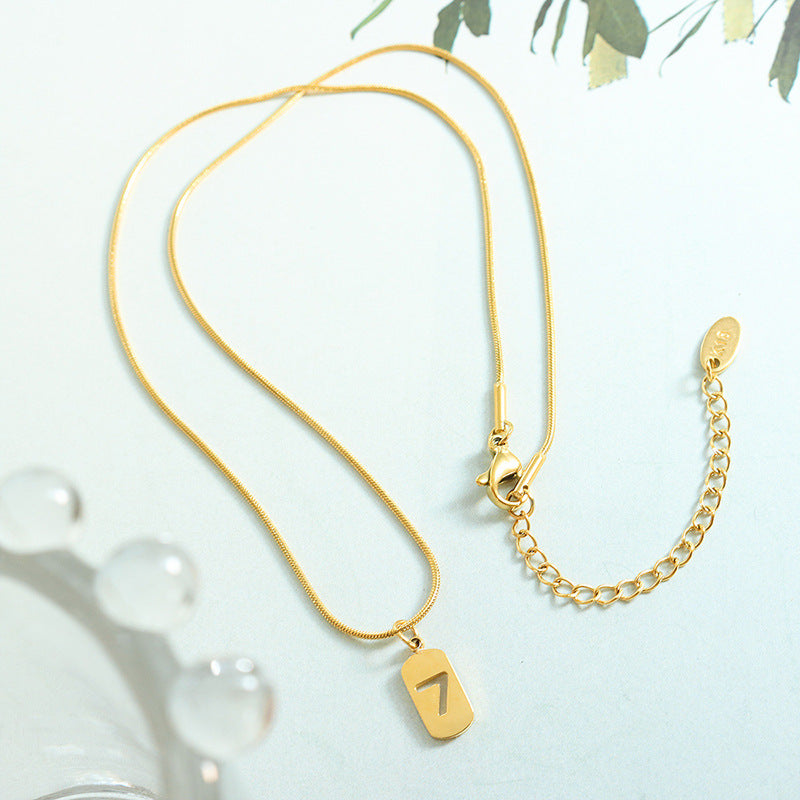 Lucky 7 Tag Snake Bone Chain Clavicle Necklace - Niche Design in Plated 18K Gold, European and American Style