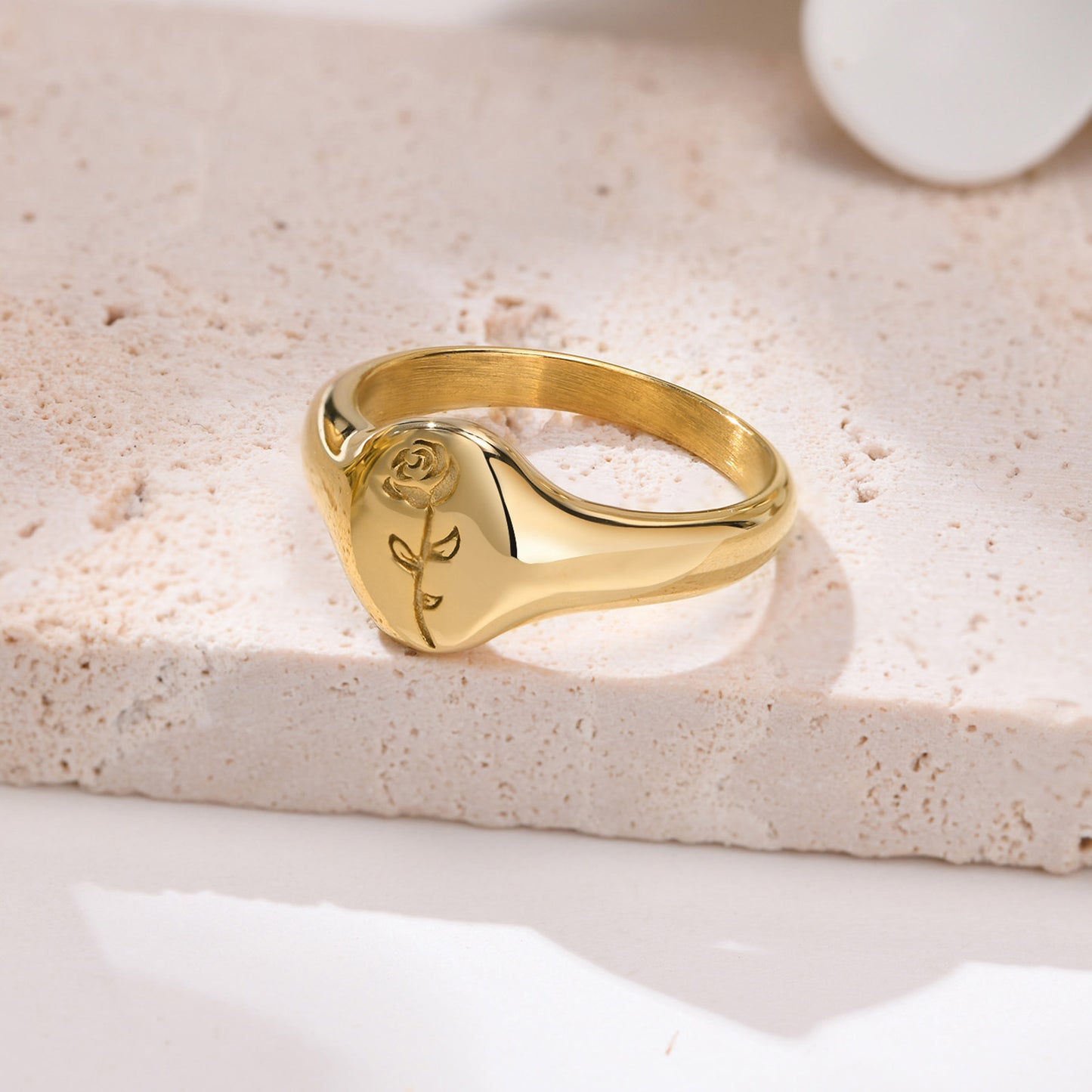 Stainless Steel Rose Casting Ring Gold Ladies Fashion Accessories