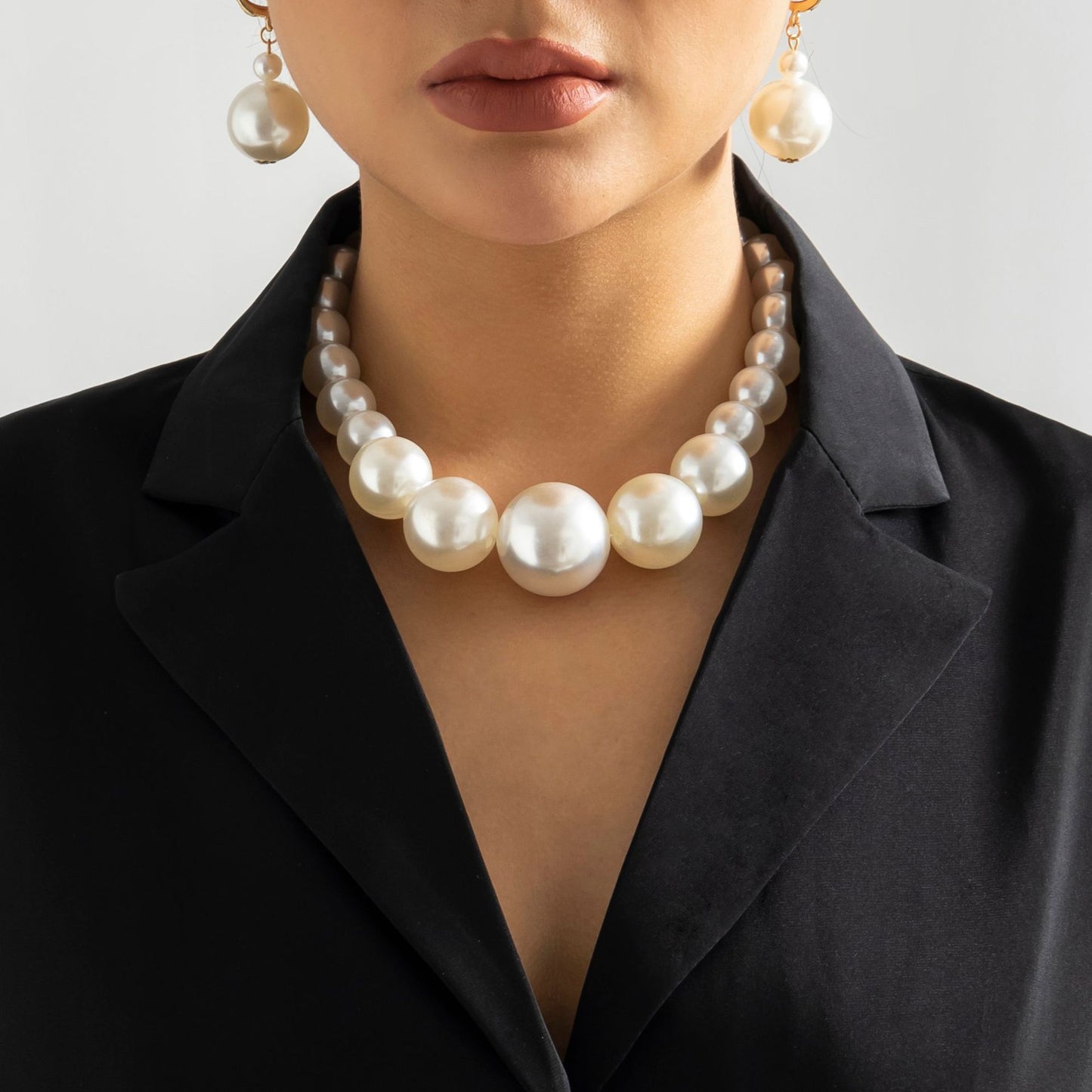 Cold Wind Geometric Bead Necklace Exaggerated Imitation Pearl Bead Necklace
