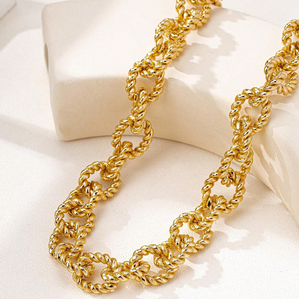 Planderful Vienna Verve Necklace – Fashionable Personalized Zinc Alloy Design