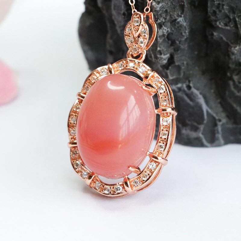 Shiny Pigeon Egg Agate Pendant Necklace with Zircon Halo
