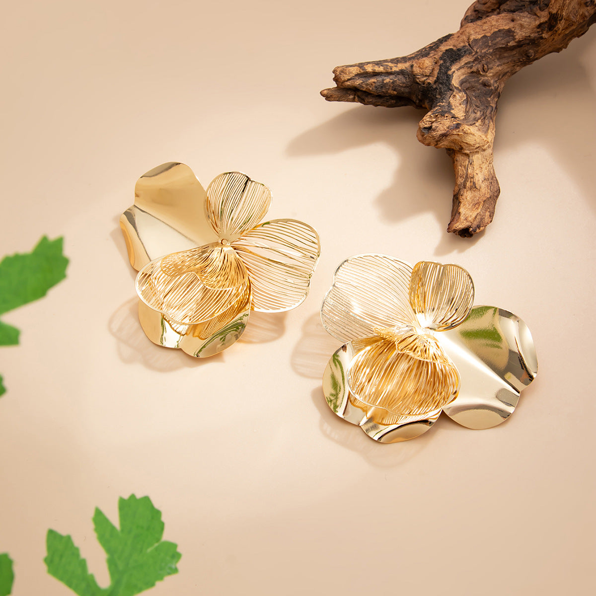 Planderful Vienna Verve Ginkgo Leaf Stud Earrings for Women Vintage Floral Irregular Statement Design