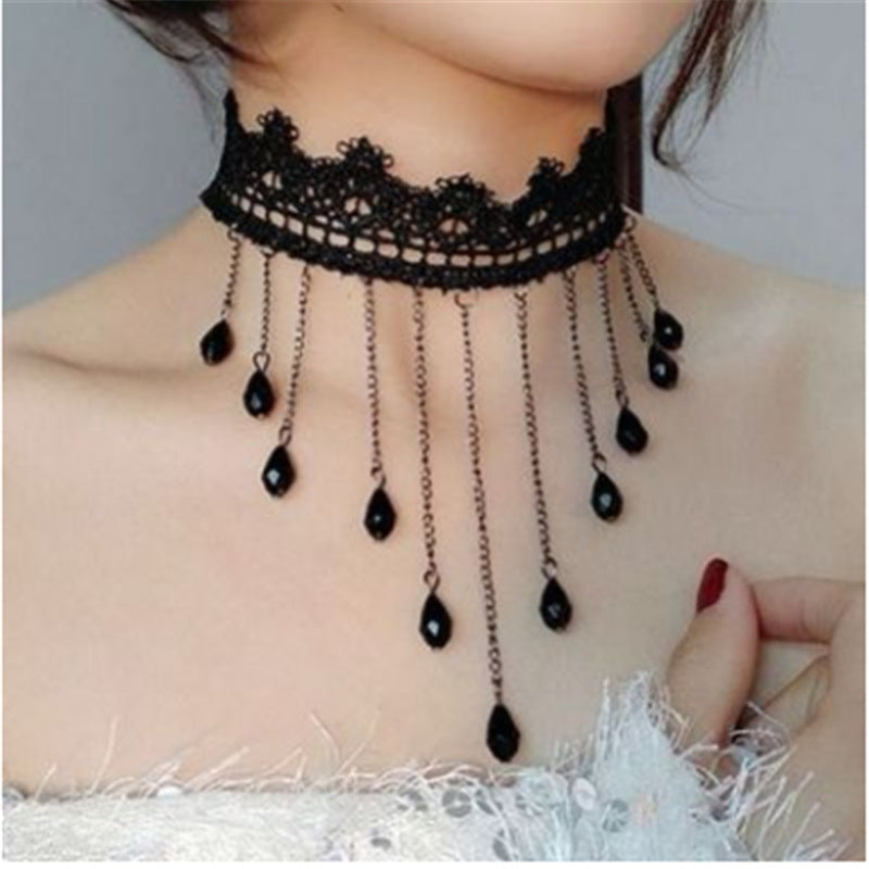Retro Lace Necklace with European Style Touch - Wholesale Dropshipping Opportunity