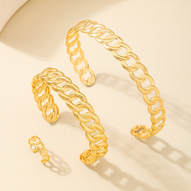 Hollow Metal Gold Ring Bracelet Set for Fashion Lovers
