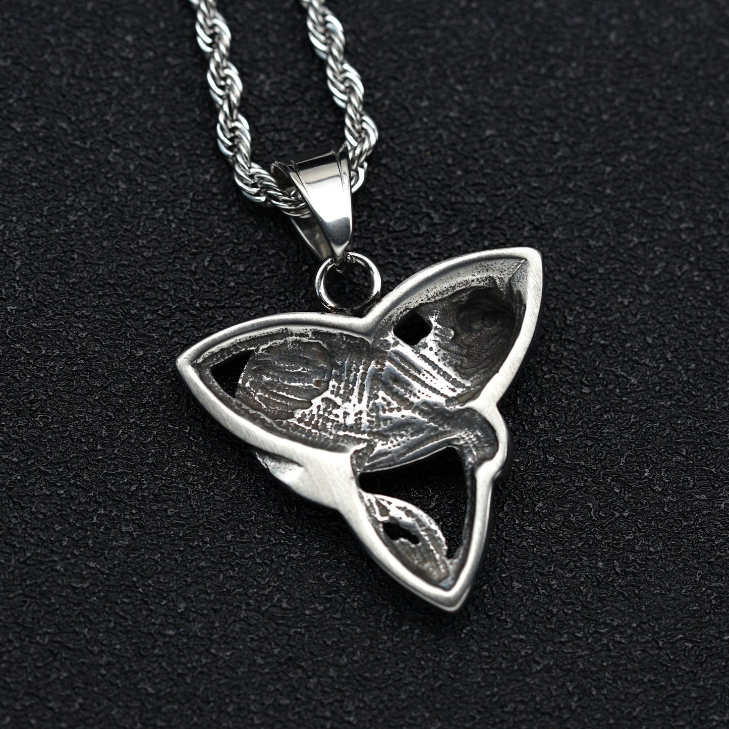 Steel Necklace – Elegant Egyptian Fox Pendant