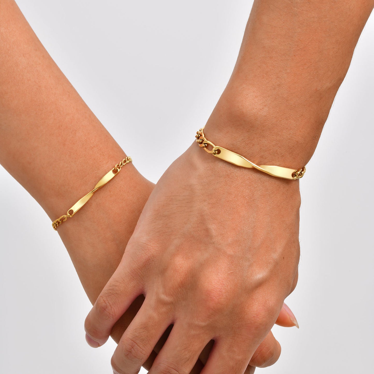 Planderful Gold Steel Mobius Bracelet For Couples Wear