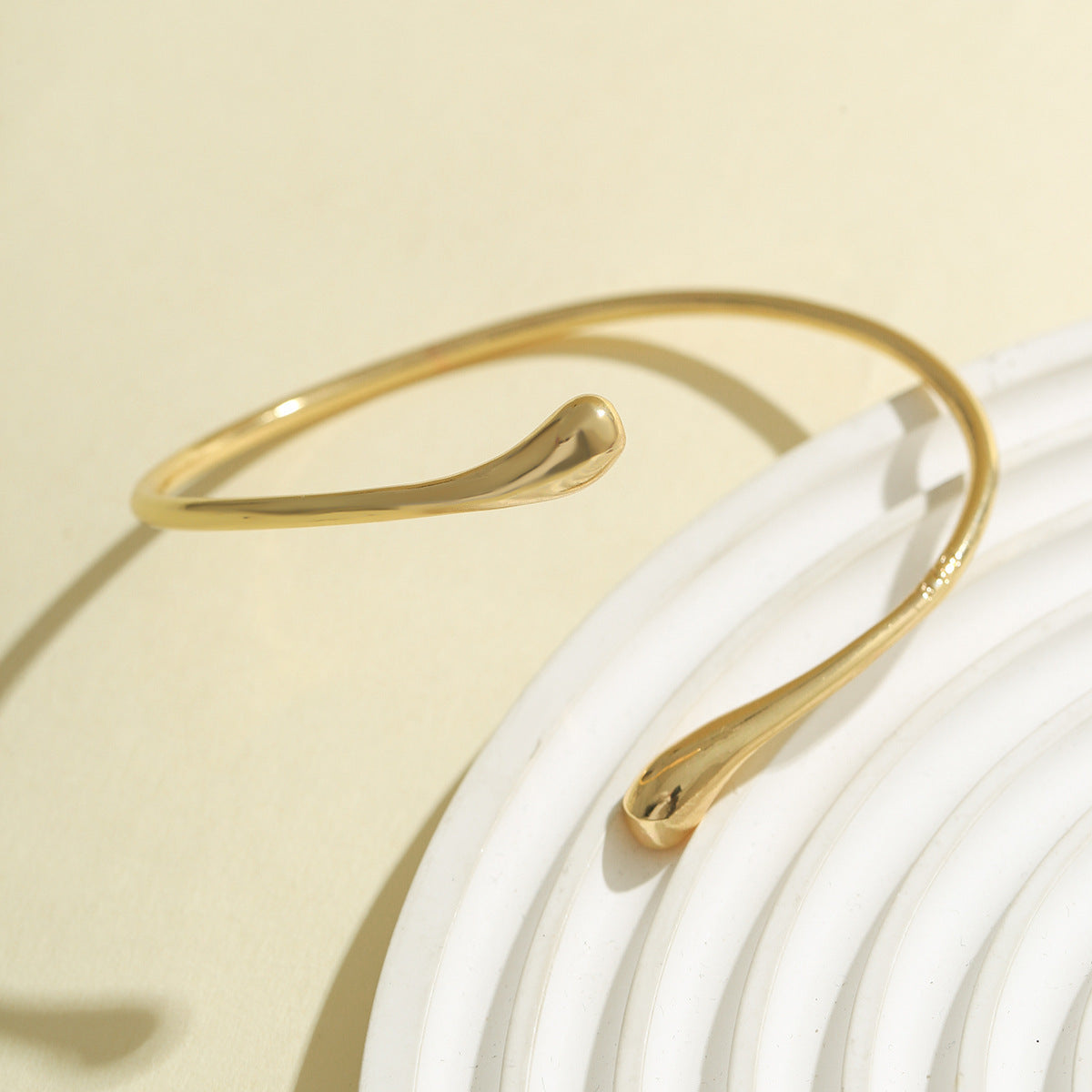 Planderful Vienna Verve Arm Chain Bracelet Set Water Drop Design for Women Elegant Statement Jewelry