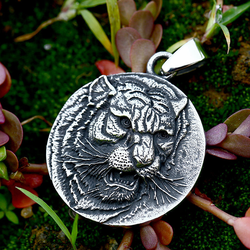 Titanium Steel Vintage Tiger Head Pendant for Men - European and American Retro Wholesale Jewelry