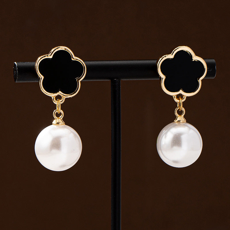 Planderful Vienna Verve Earrings – Elegant Imitation Pearl Design