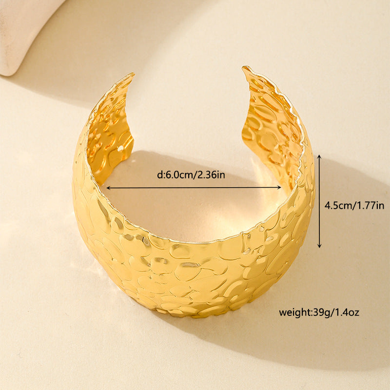 Planderful Vienna Verve Bracelet – Exaggerated Curved Metal Design