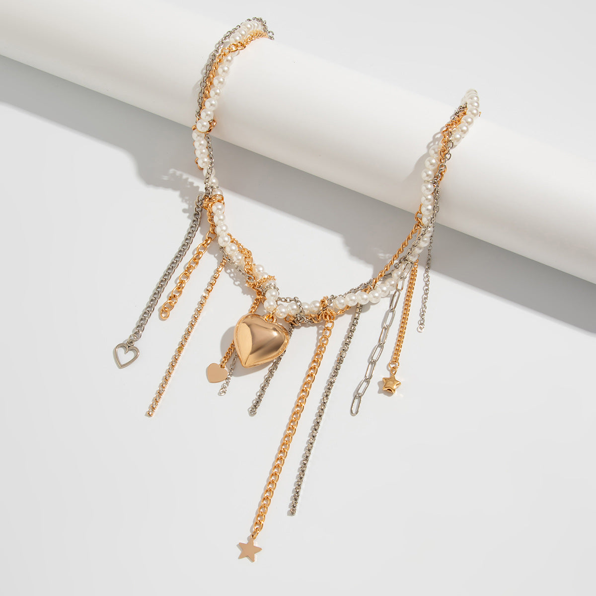 Planderful Vienna Verve Necklace – Elegant Imitation Pearl Design