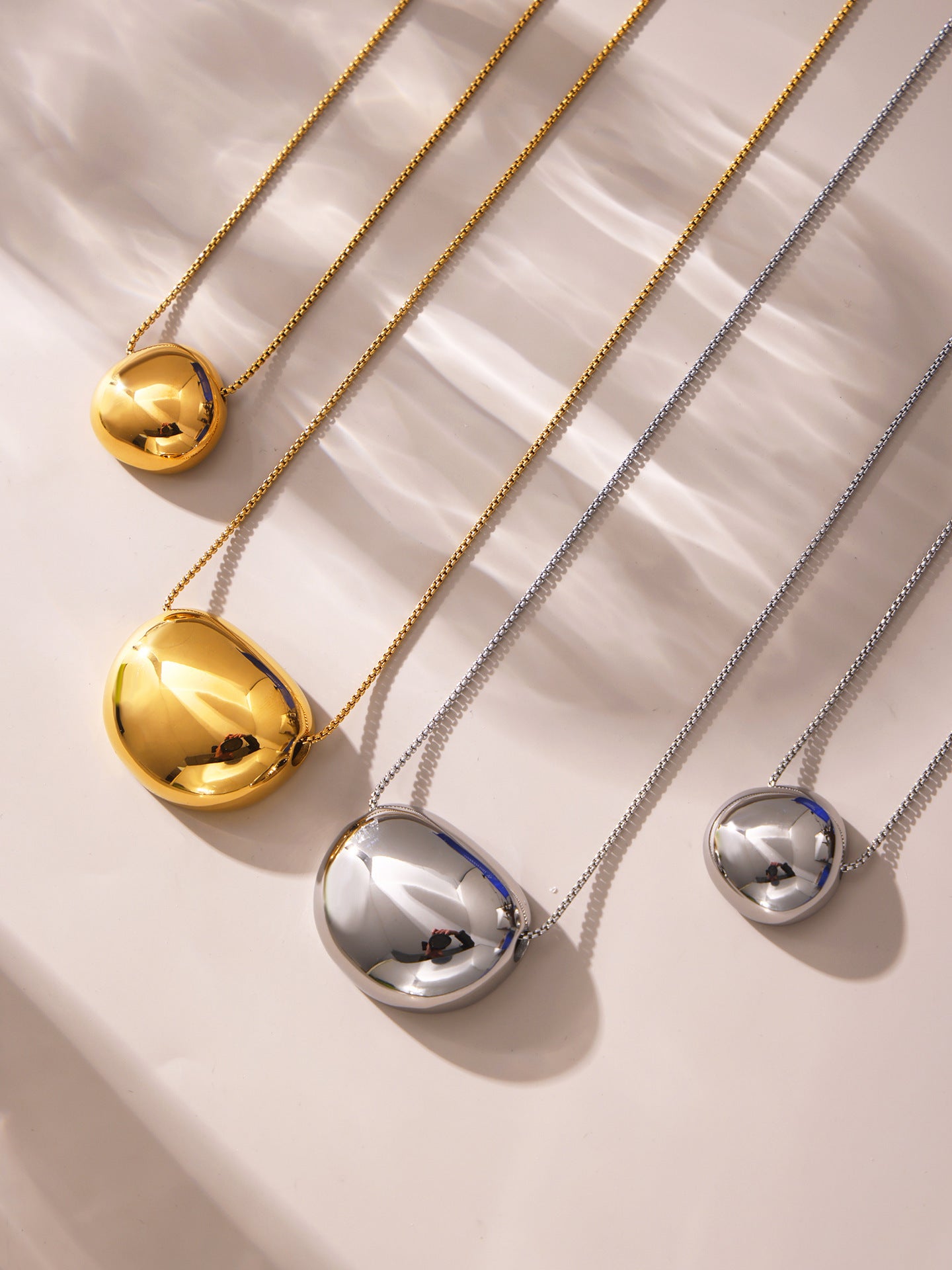 Planderful Round Pendant Necklace Everyday Versatile 18K Gold