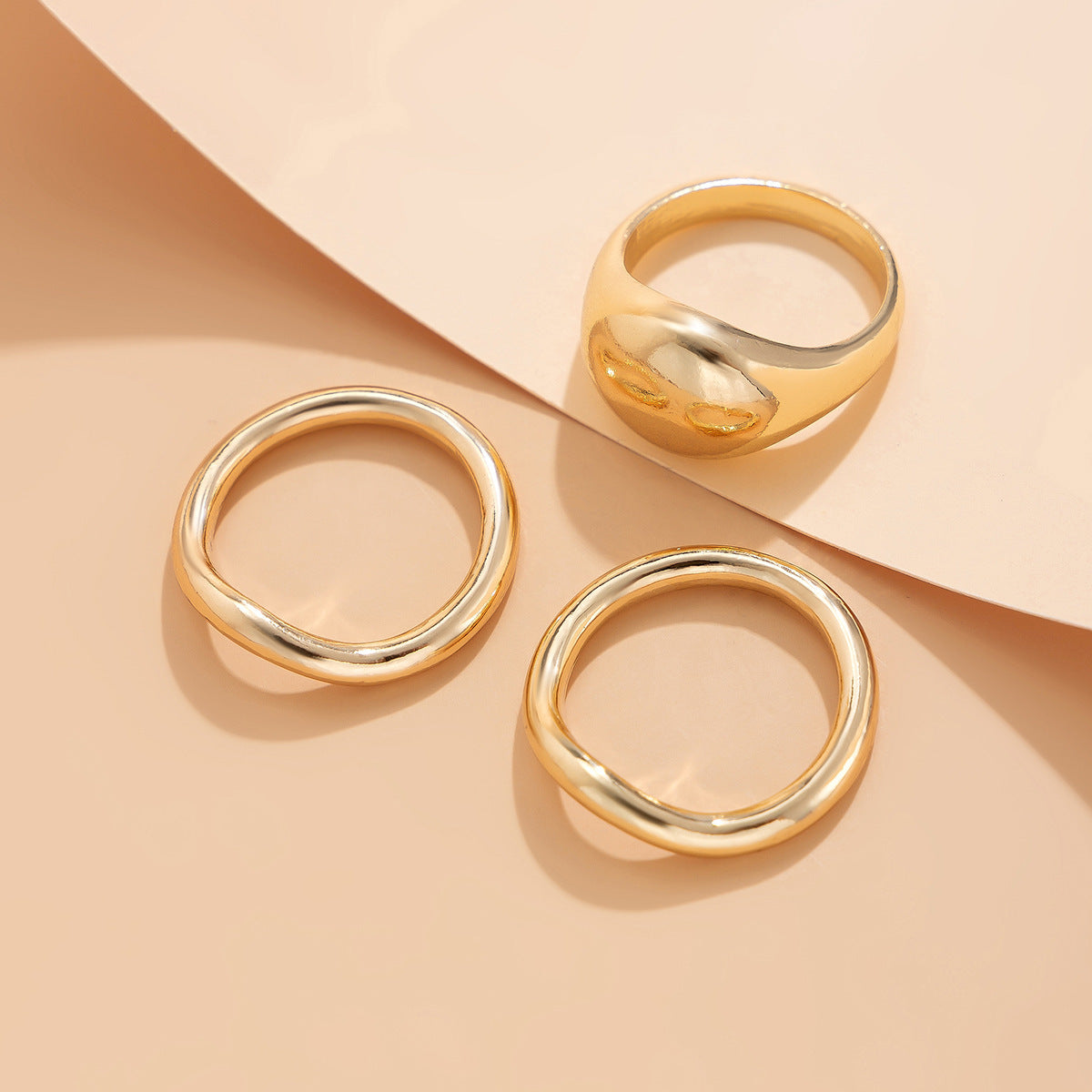 Planderful Vienna Verve Ring Set – Unique Hollow Liquid Design