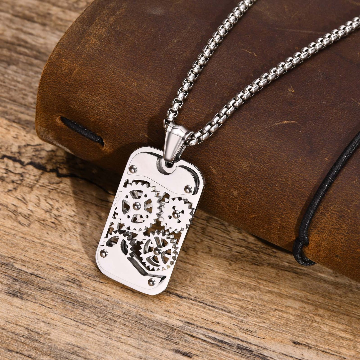 Stainless Steel Gear Pendant Titanium Steel Rotating Gear Necklace