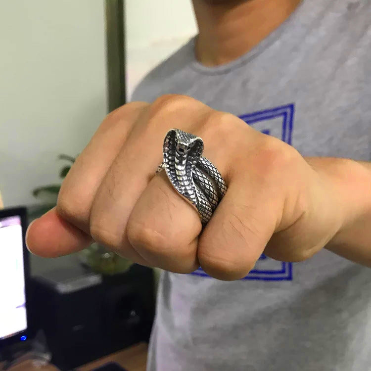 Personalized Cobra Ring in Stainless Steel - Unisex Retro Elegance for Daily Wear