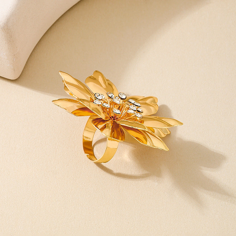 Exaggerated Metal Gold Flower Ring for Stylish Women