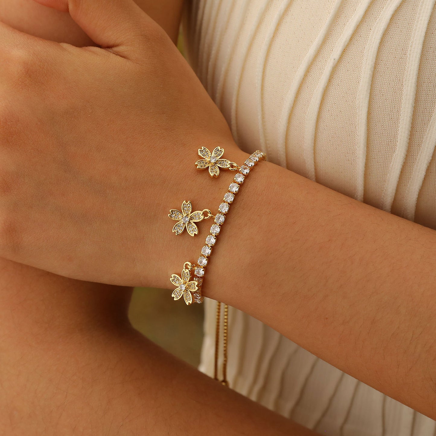 Various Fashionable Personalized Bracelets Women's Cross Zircon Copper