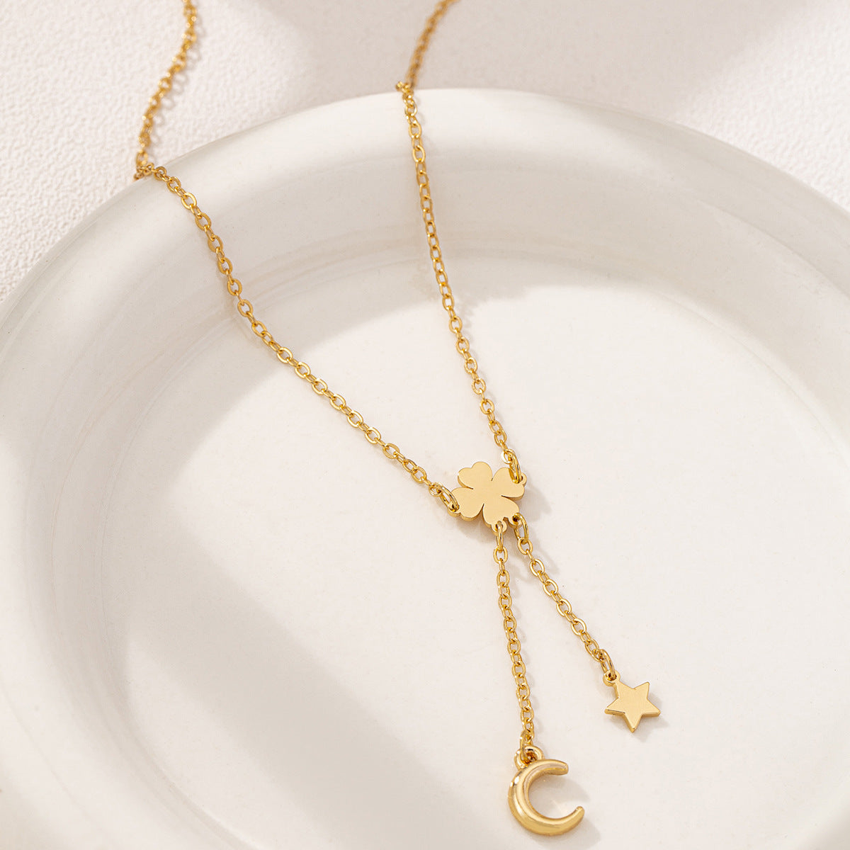 Planderful Vienna Verve Necklace – Minimalist Metal Flower Pendant Design