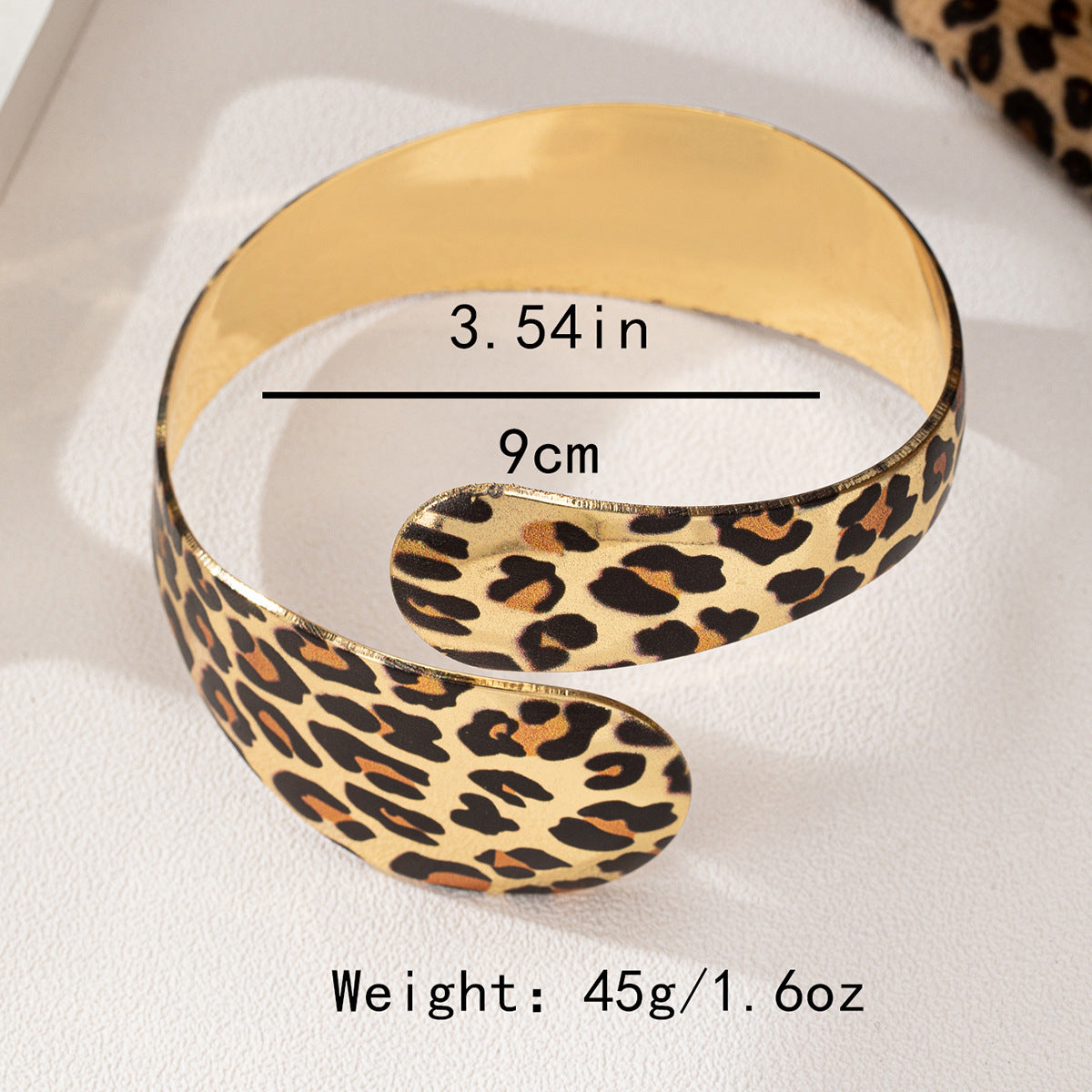 Planderful Vienna Verve Arm Ring – Fashionable Leopard Print Design